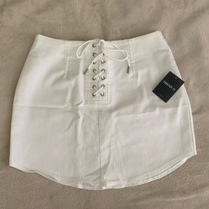 * BRAND NEW * F21 Mini skirt